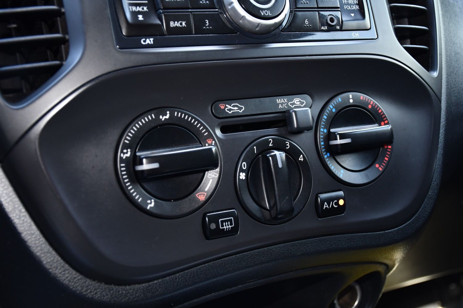 2014 Nissan JUKE S - Photo 15