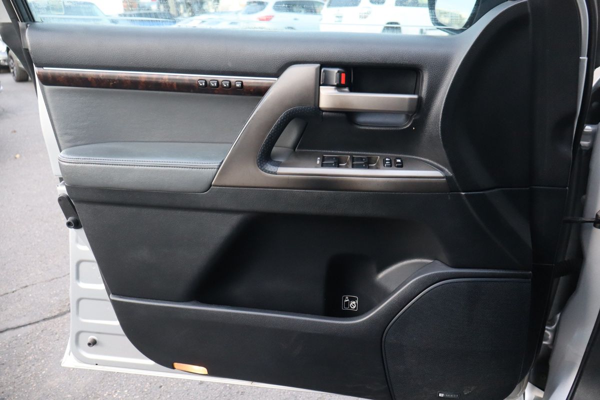 2009 Toyota Land Cruiser 