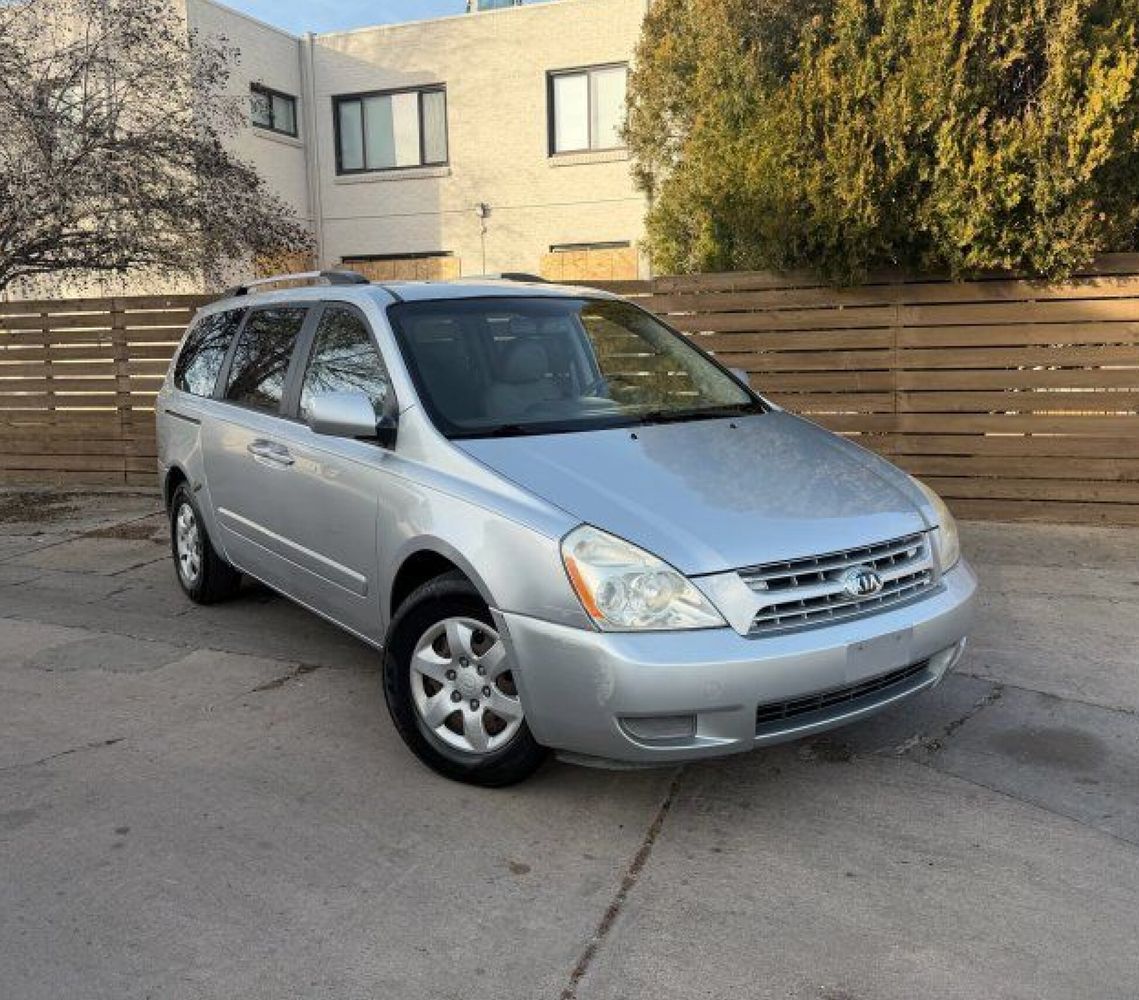 2010 Kia Sedona LX