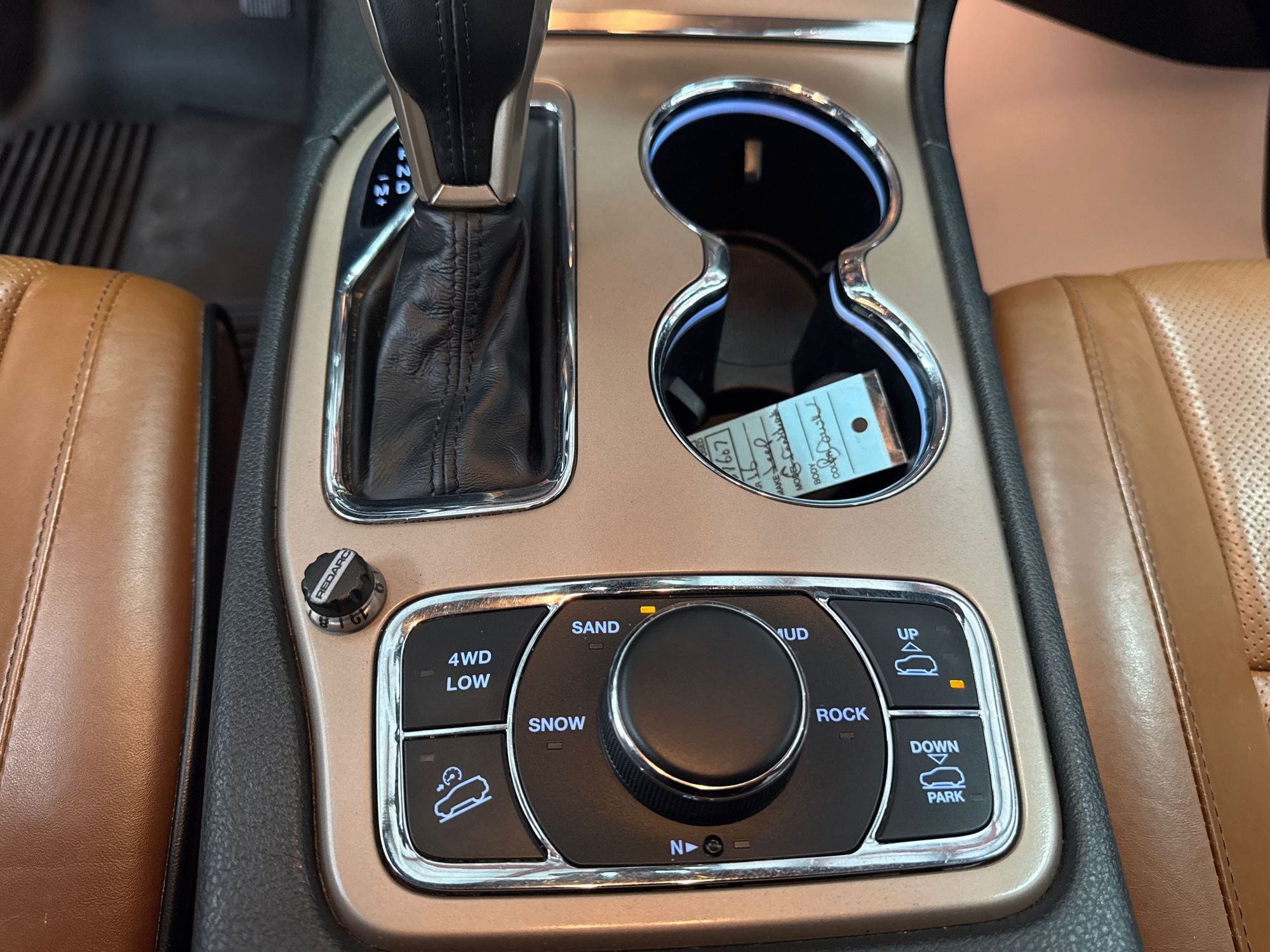 2017 Jeep Grand Cherokee Summit photo 19