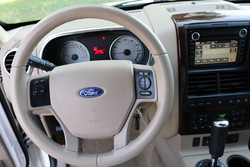 2008 Ford Explorer Limited | Victory Motors of Colorado