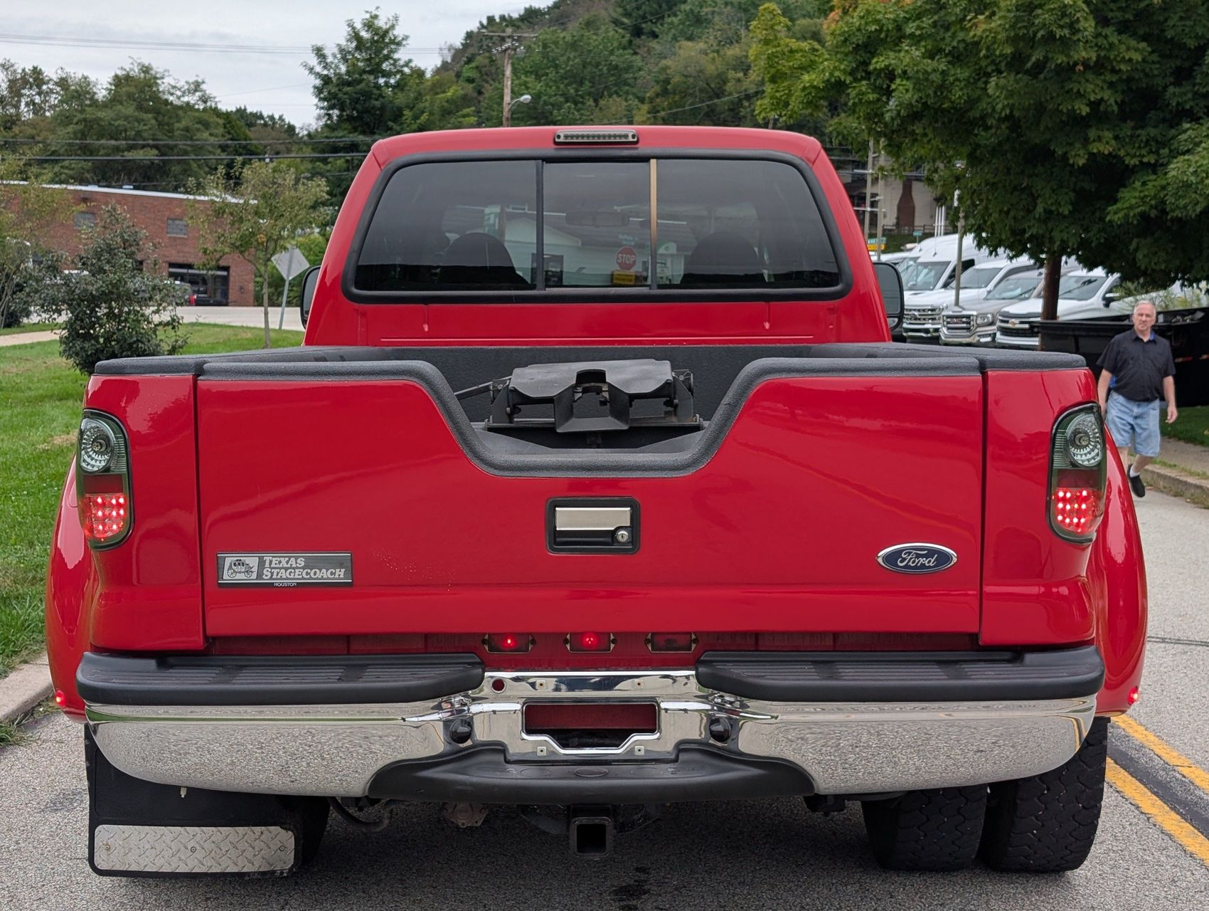 2001 Ford F-550 12