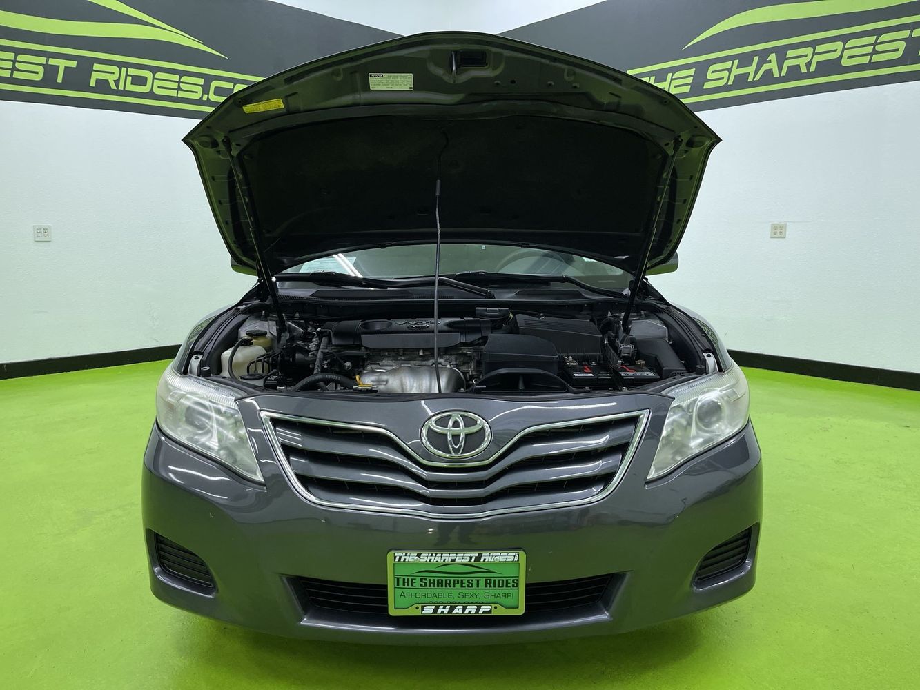 2011 Toyota Camry SE photo 4