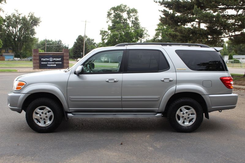 2002 Toyota Sequoia Photos