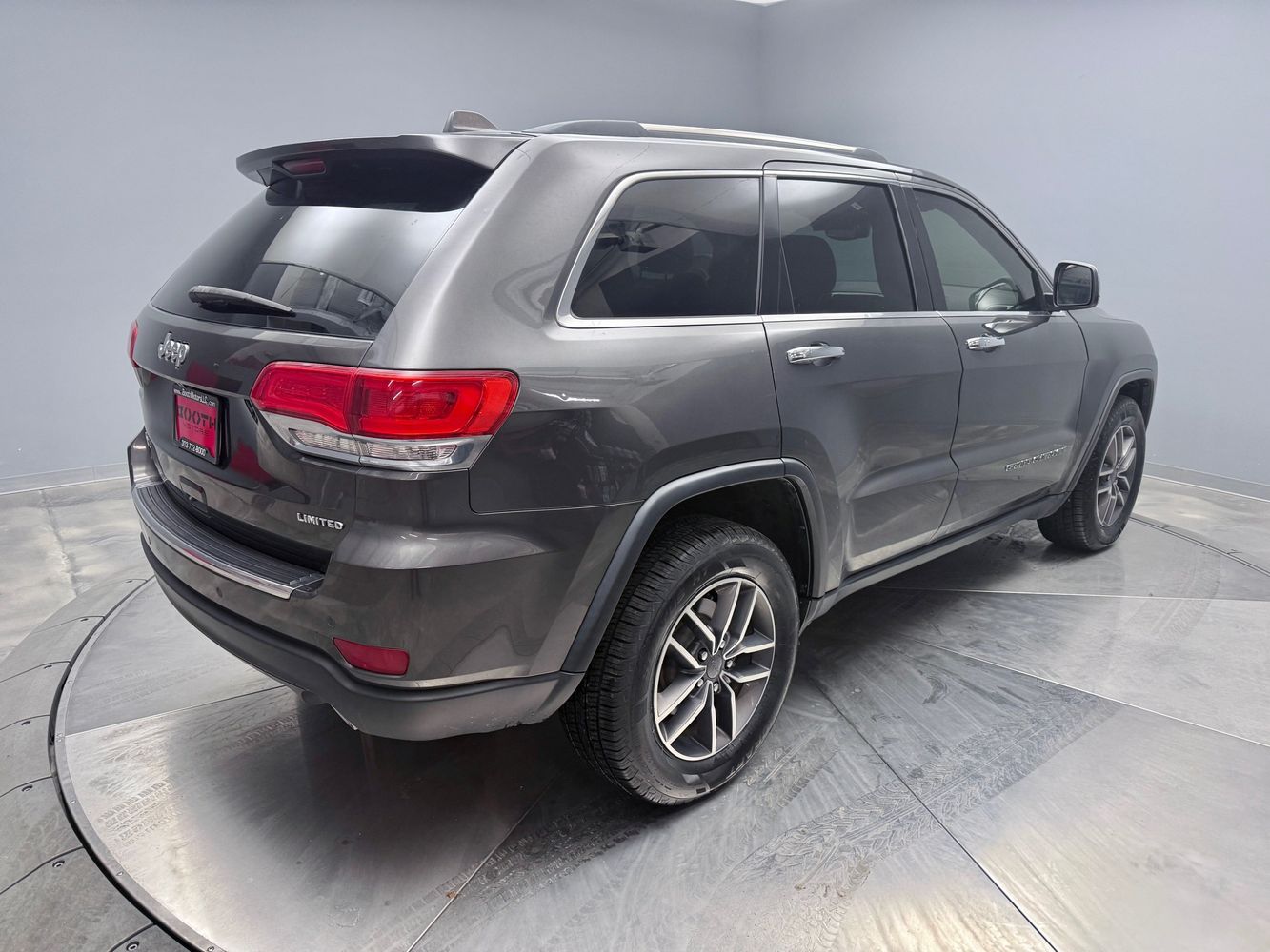2019 Jeep Grand Cherokee Limited photo 2