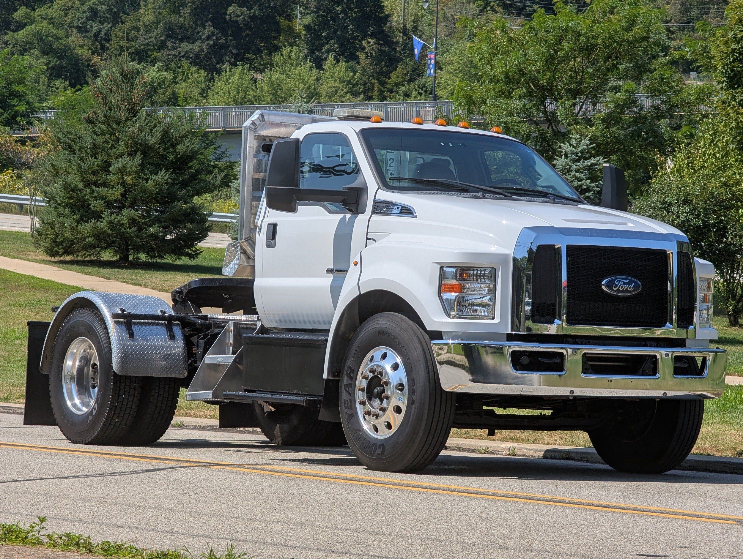 2018 Ford F-650 SuperCab photo 2