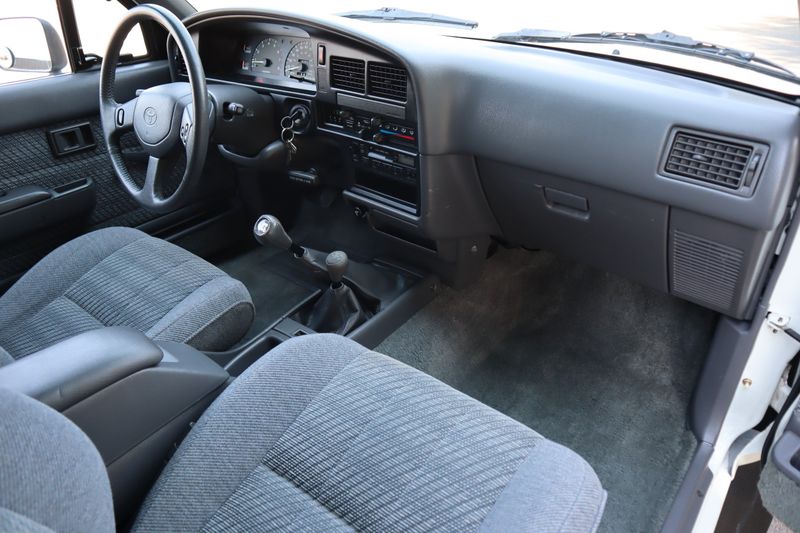 1993 Toyota Pickup Photos