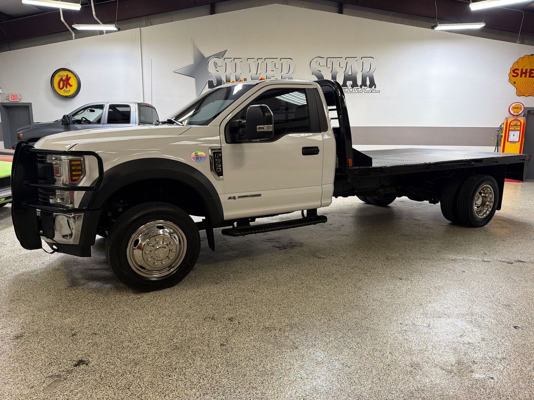 2019 Ford F-550 Chassis Super Duty - Dual Rear Wheel