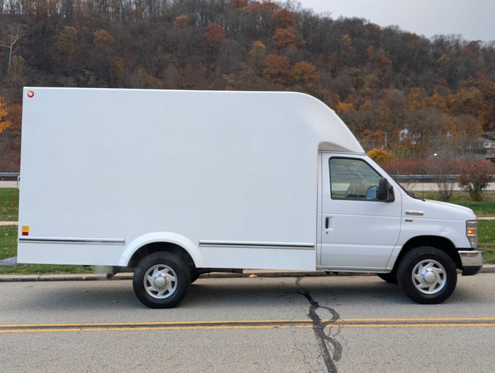 2015 Ford E-Series 4