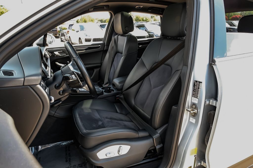 2021 Porsche Macan S - Photo 37