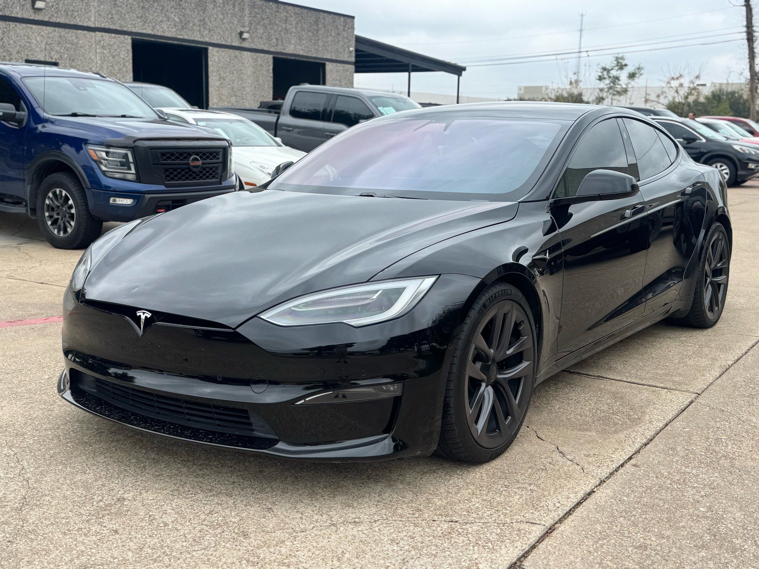 2022 Tesla Model S Plaid photo 3