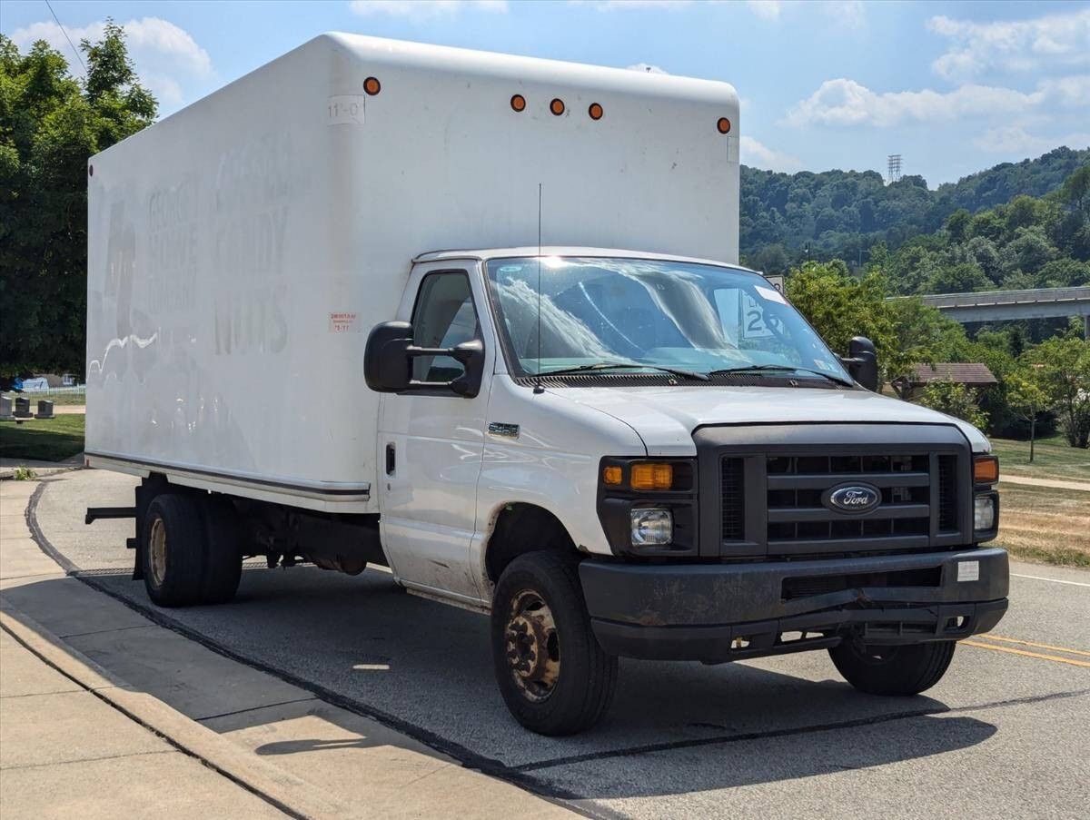 2016 Ford E-450 photo 43