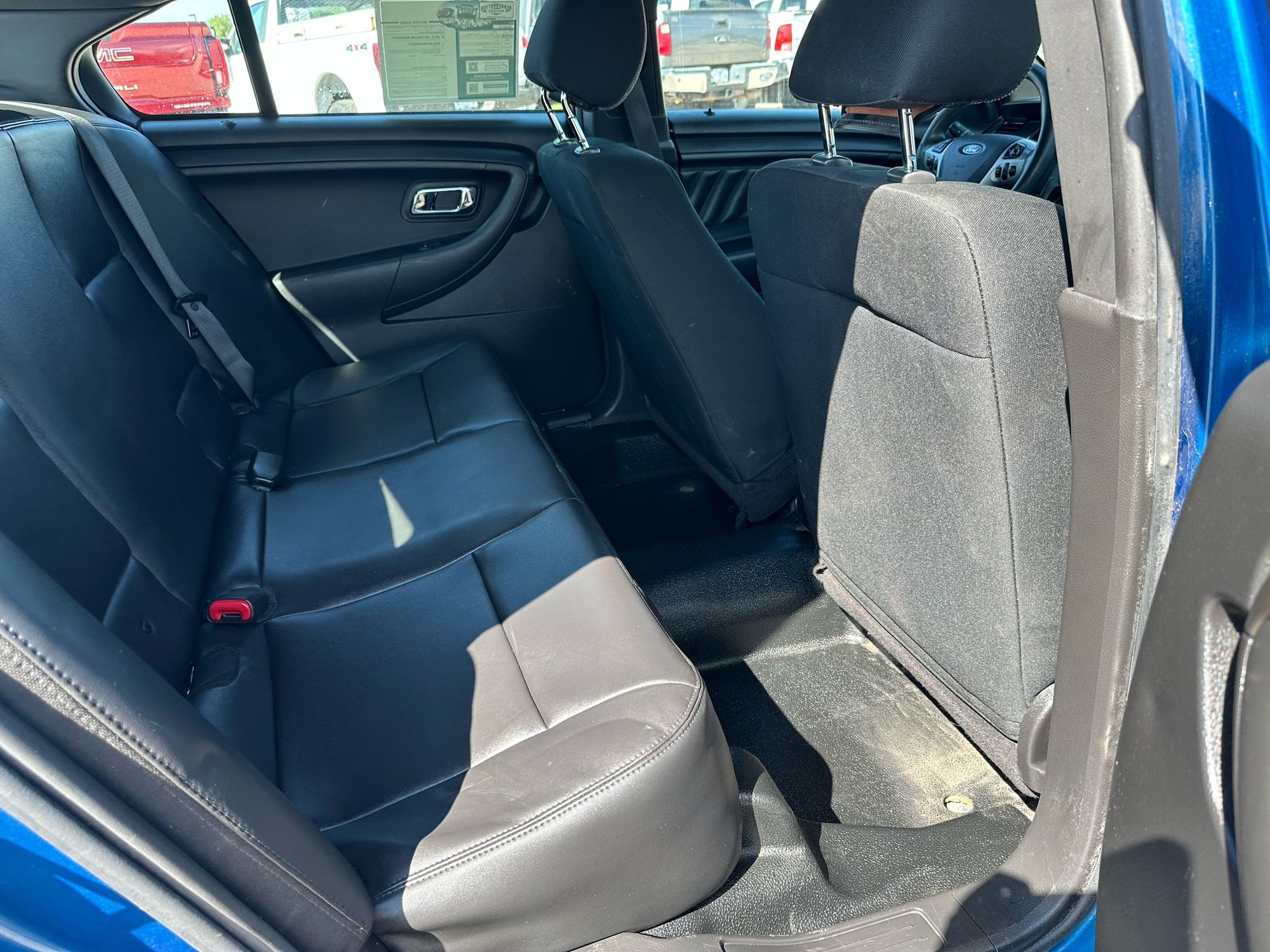 2013 Ford Taurus photo 22