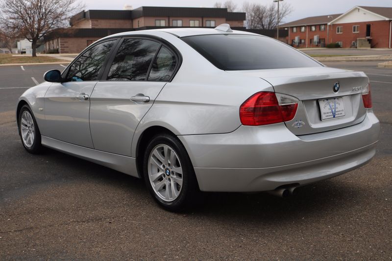 2006 BMW 325i Photos