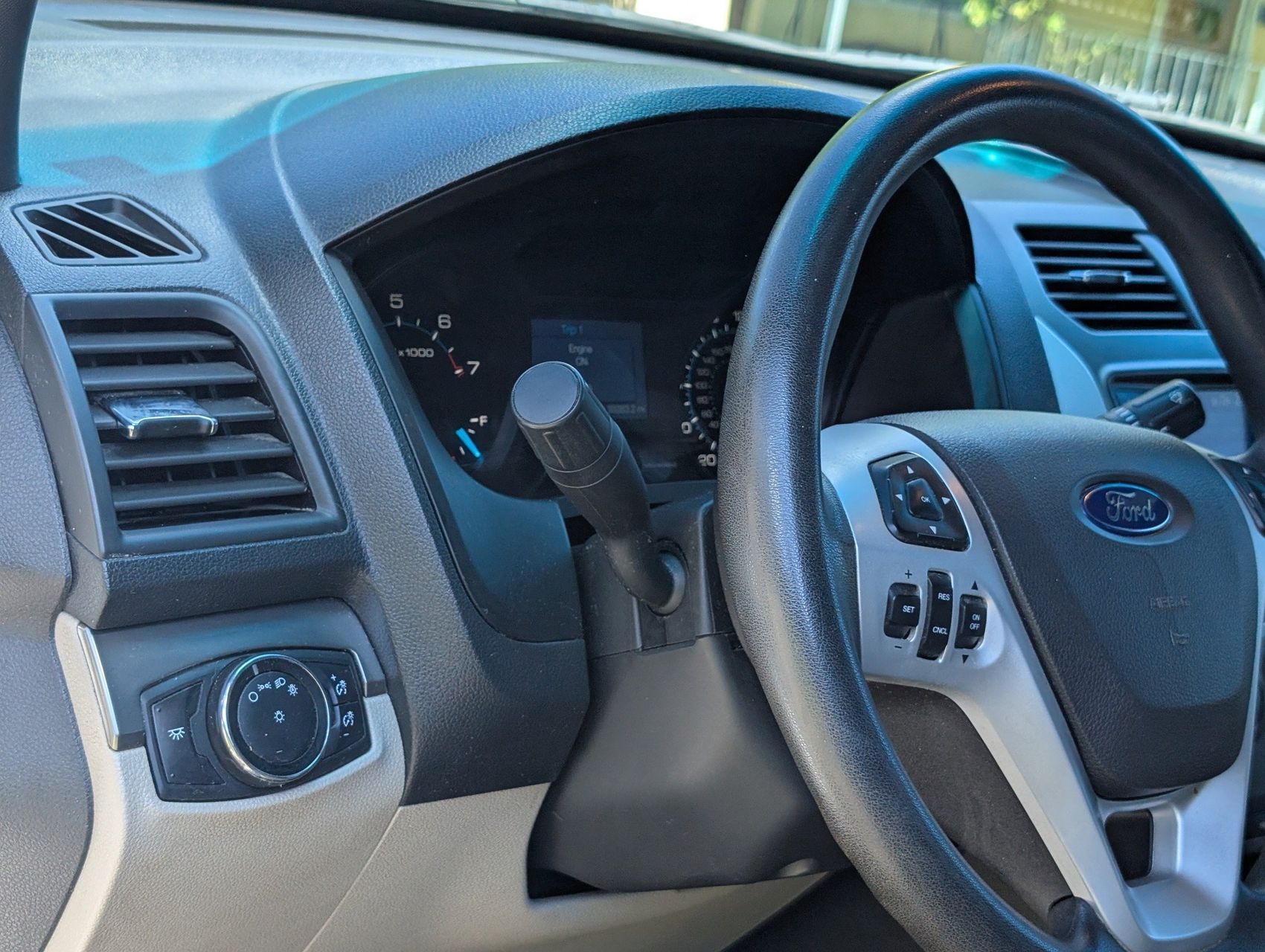 2014 Ford Explorer 32