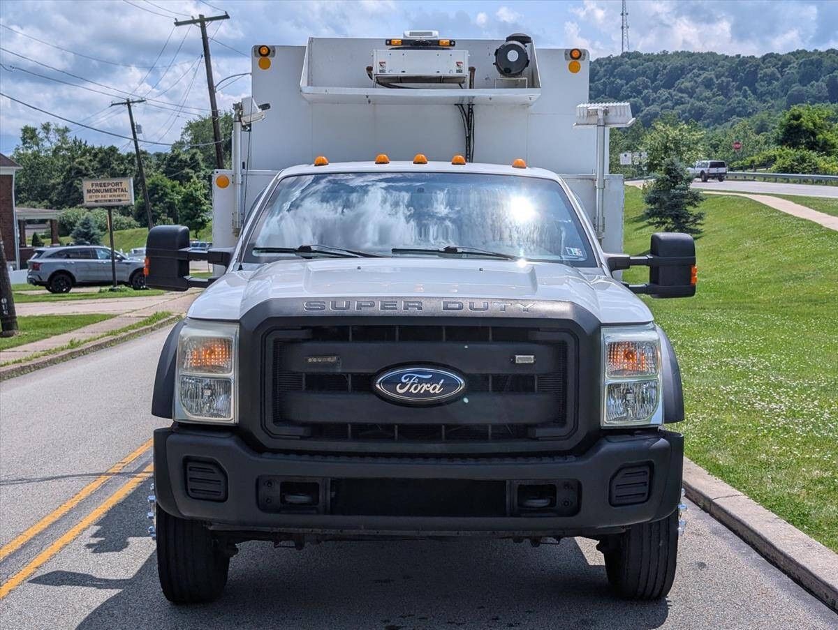 2011 Ford F-550 Super Duty 13