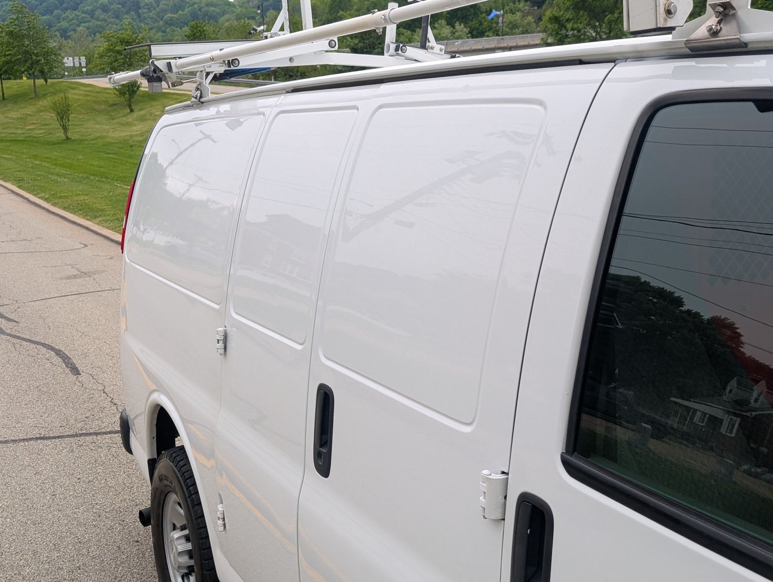 2019 Chevrolet Express 2500 41