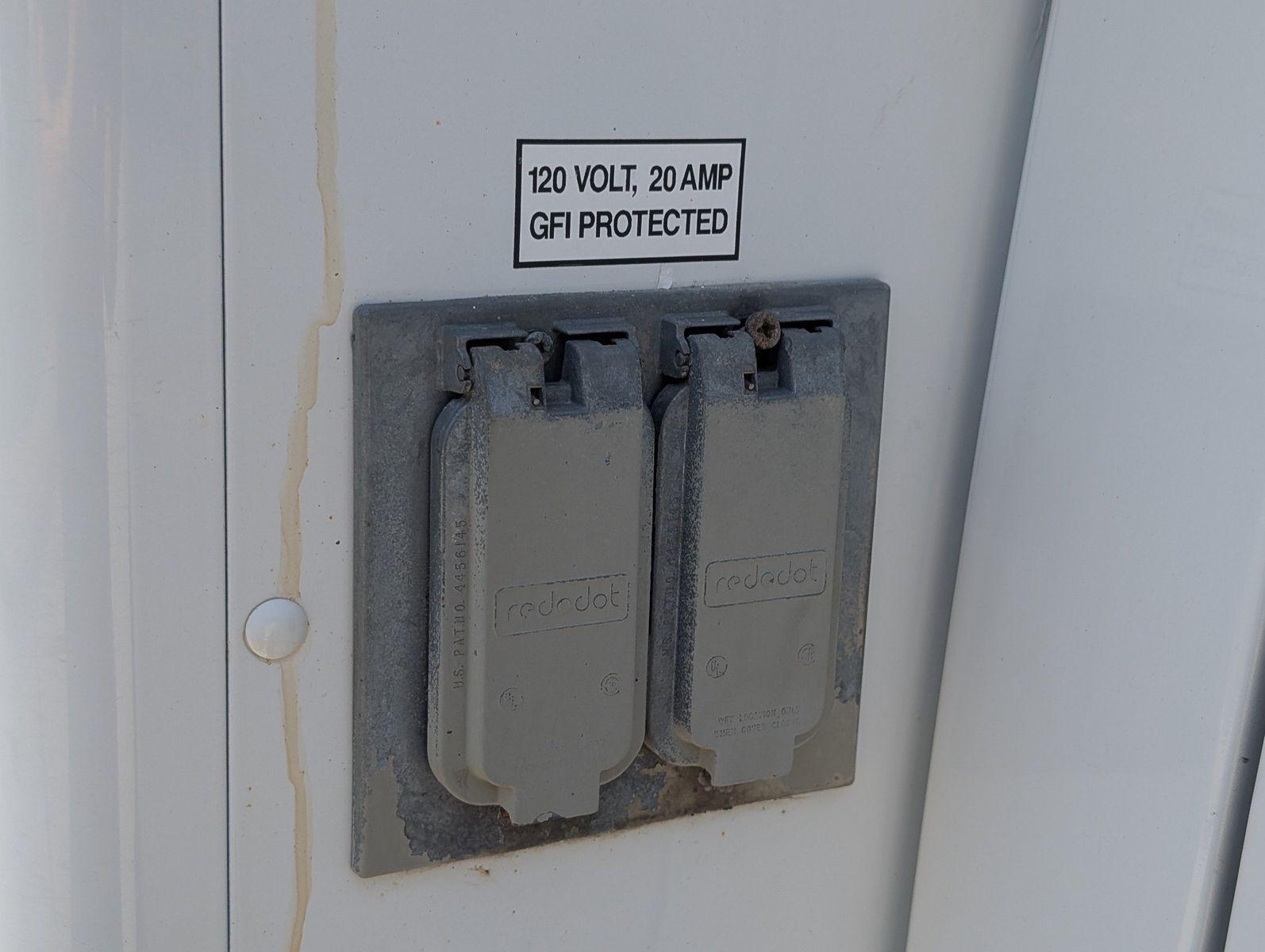 2009 Chevrolet Express Cutaway 24