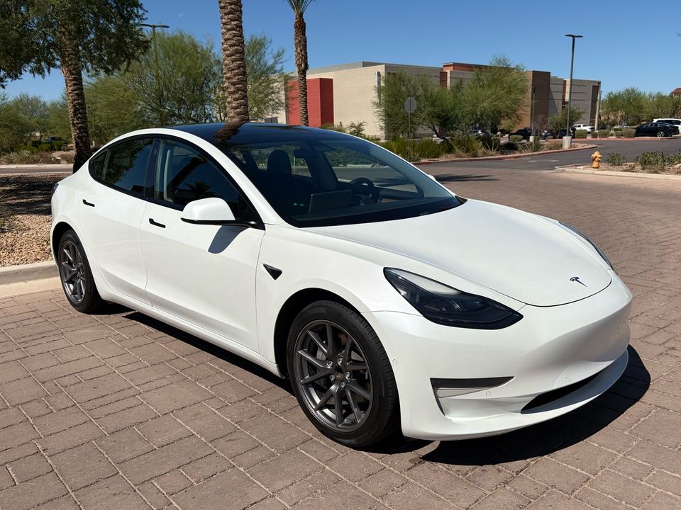 2022 Tesla Model 3 Rear-Wheel Drive