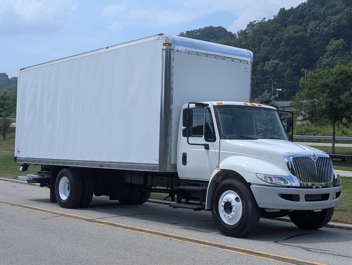 2018 International DuraStar 4300 1