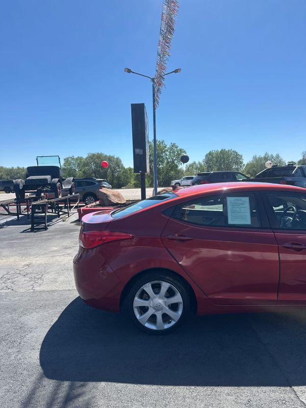 View vehicle photo 5