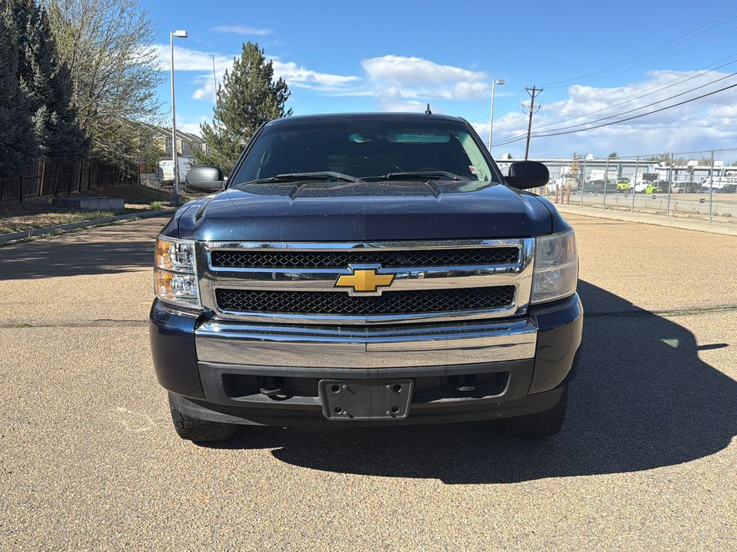 View vehicle photo 3