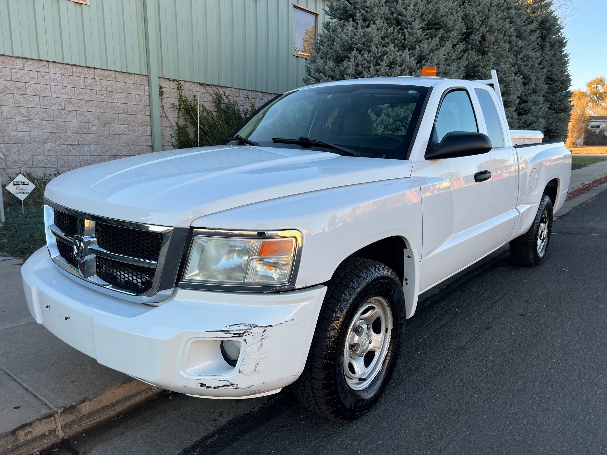 2010 Dodge Dakota ST's photo