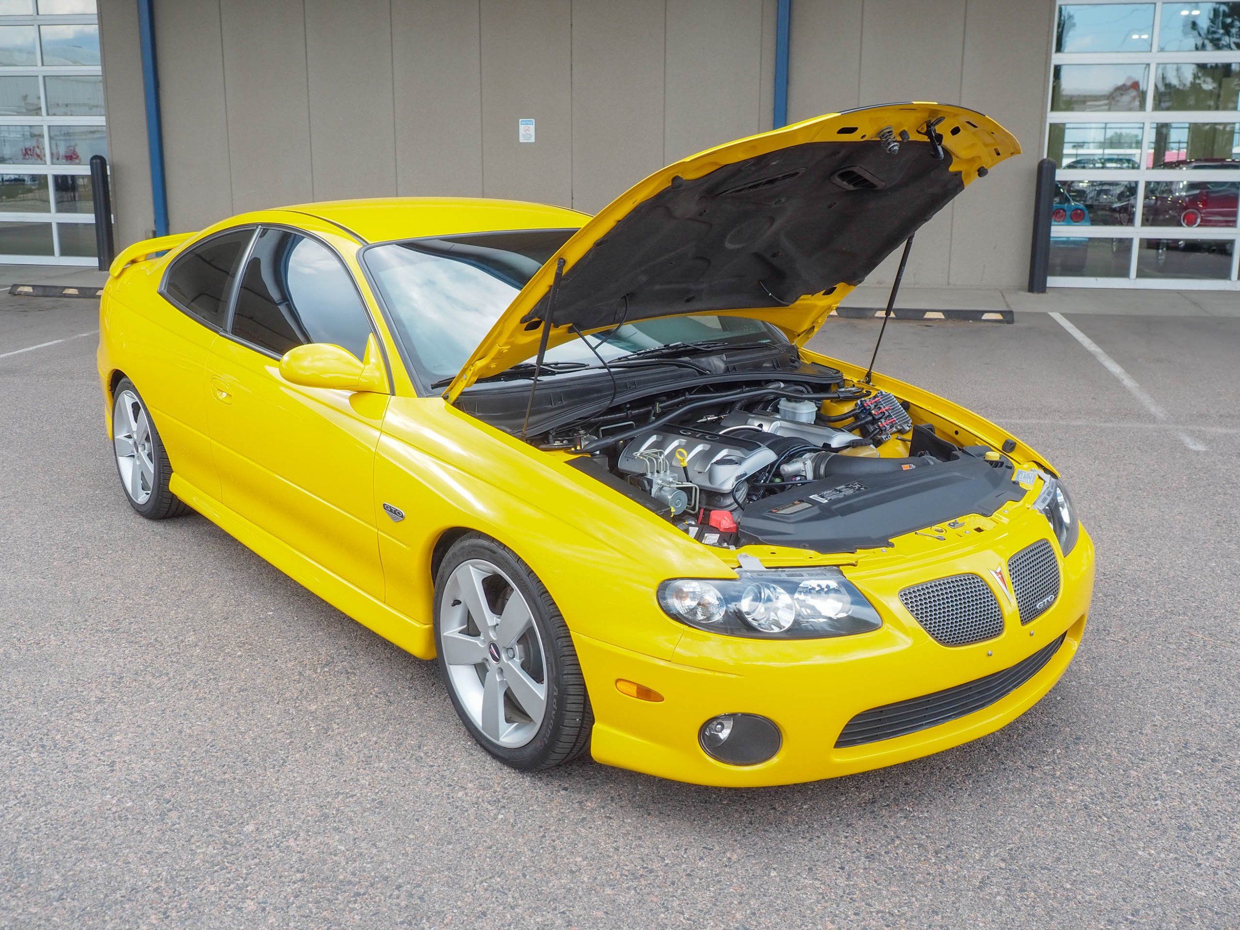 2005 Pontiac GTO Yellow 