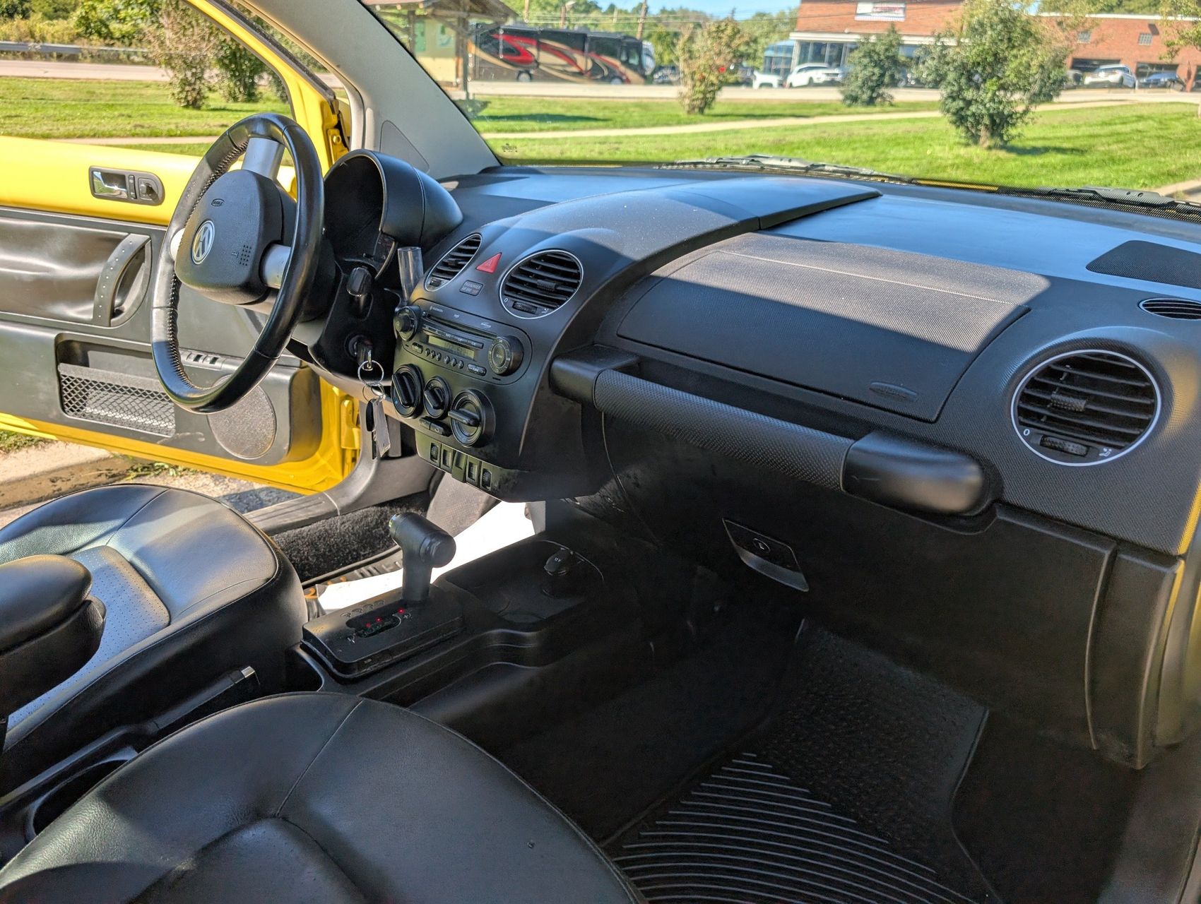 2008 Volkswagen New Beetle 72