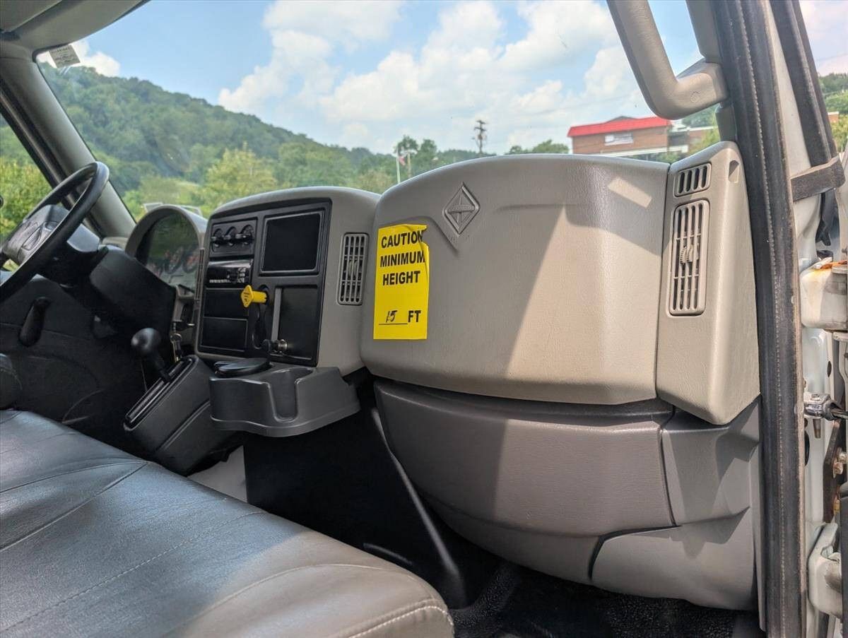 2018 International DuraStar 4300 30