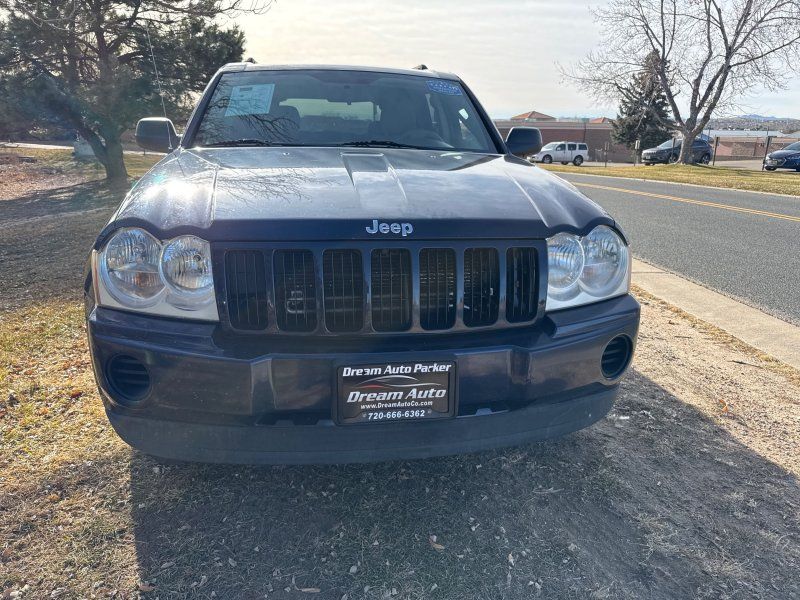 2005 Jeep Grand Cherokee Laredo photo 3