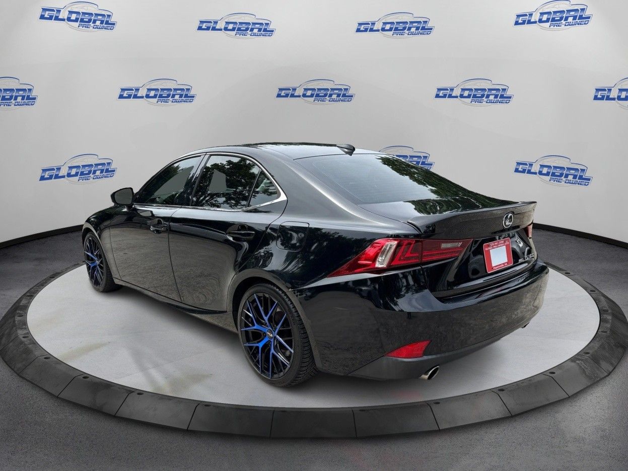 2016 Lexus IS 300 - Photo 7