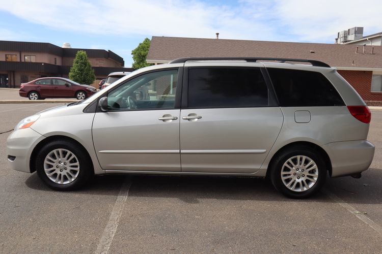 2008 Toyota Sienna LE 7-Passenger | Victory Motors of Colorado