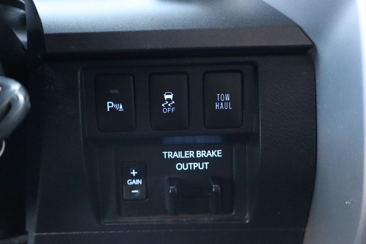 2018 Toyota Tundra SR5 5.7L V8