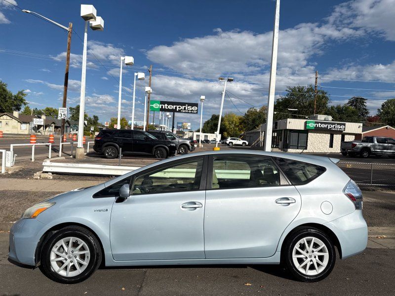 2014 Toyota Prius V Five photo 3