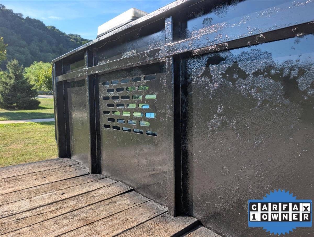 2016 Ford F-550 Super Duty 41