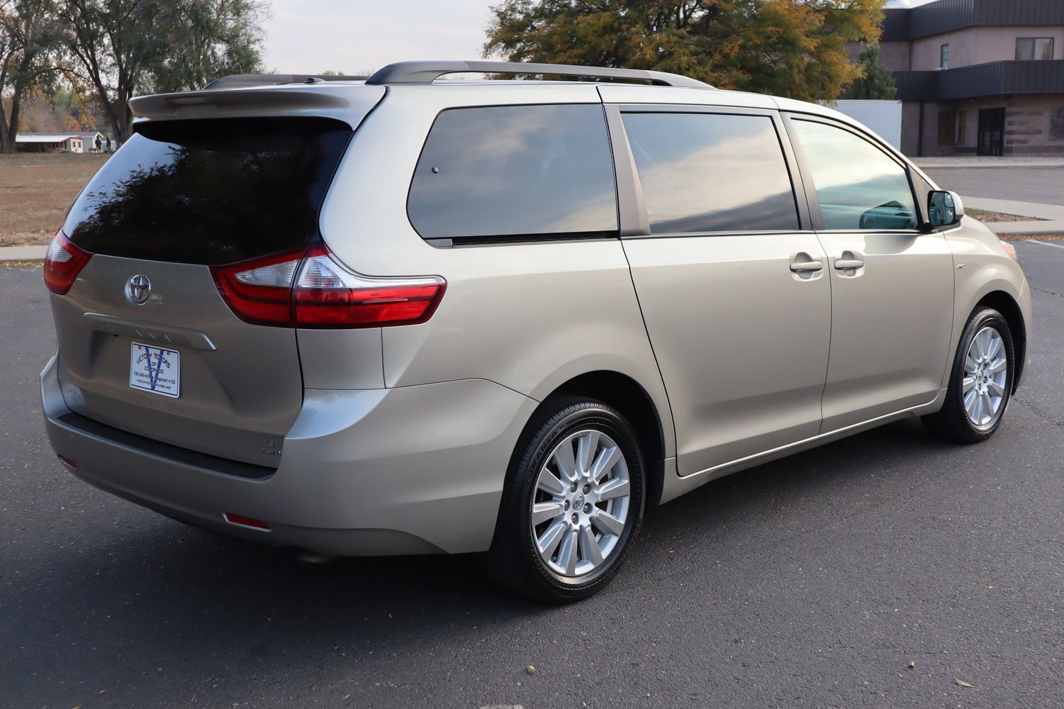 2017 Toyota Sienna LE 7-Passenger | Victory Motors of Colorado