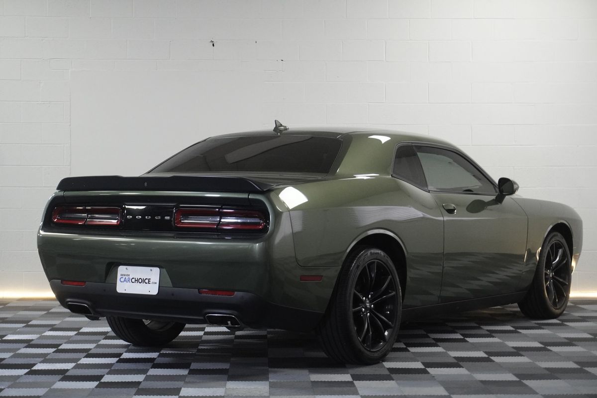 2018 Dodge Challenger SXT Plus