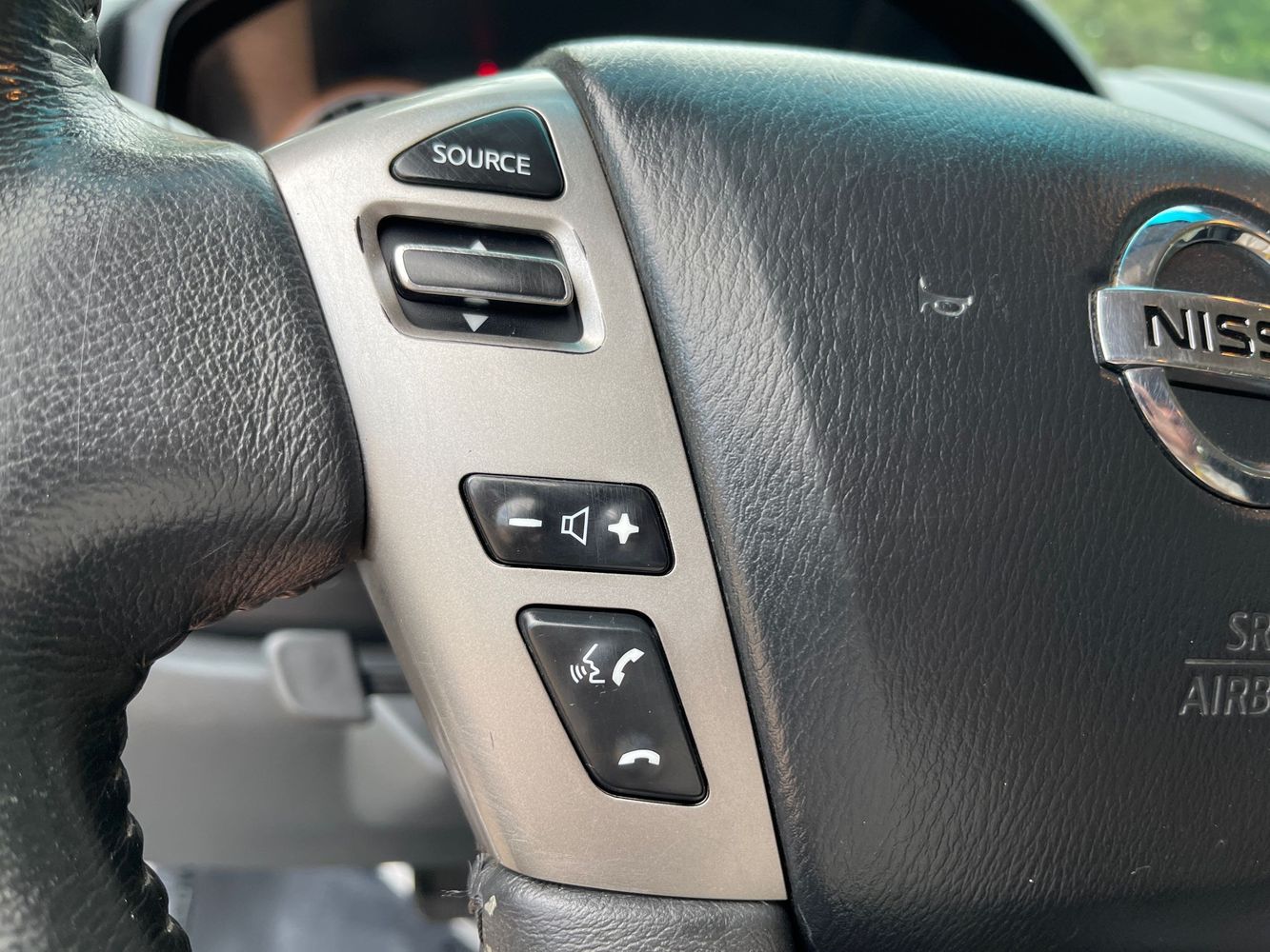 2014 Nissan Titan SV photo 17