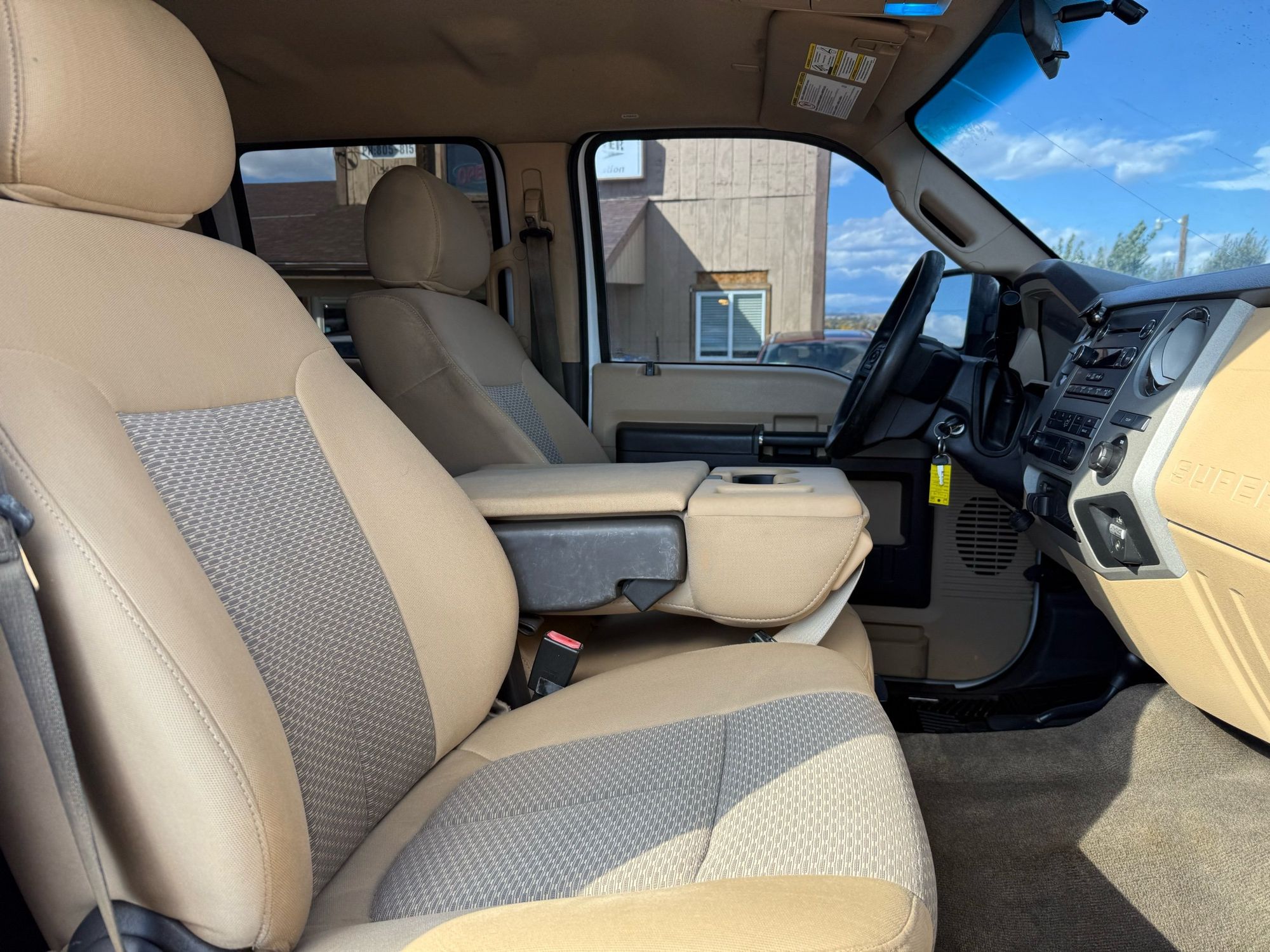 2014 Ford F-350 XLT photo 26