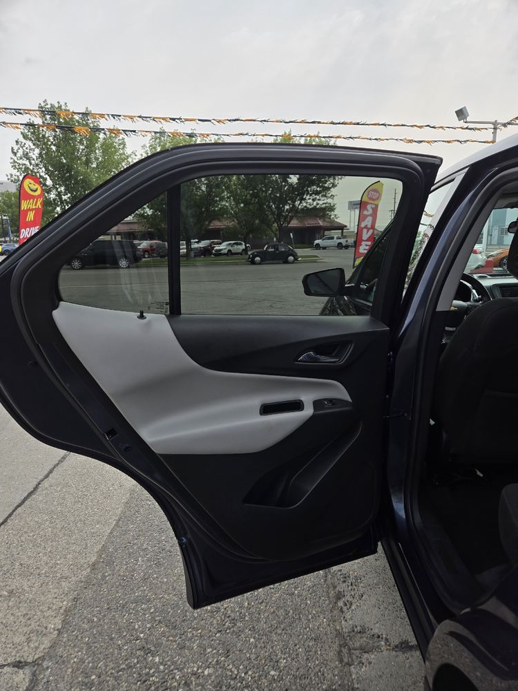 2019 Chevrolet Equinox LS photo 11