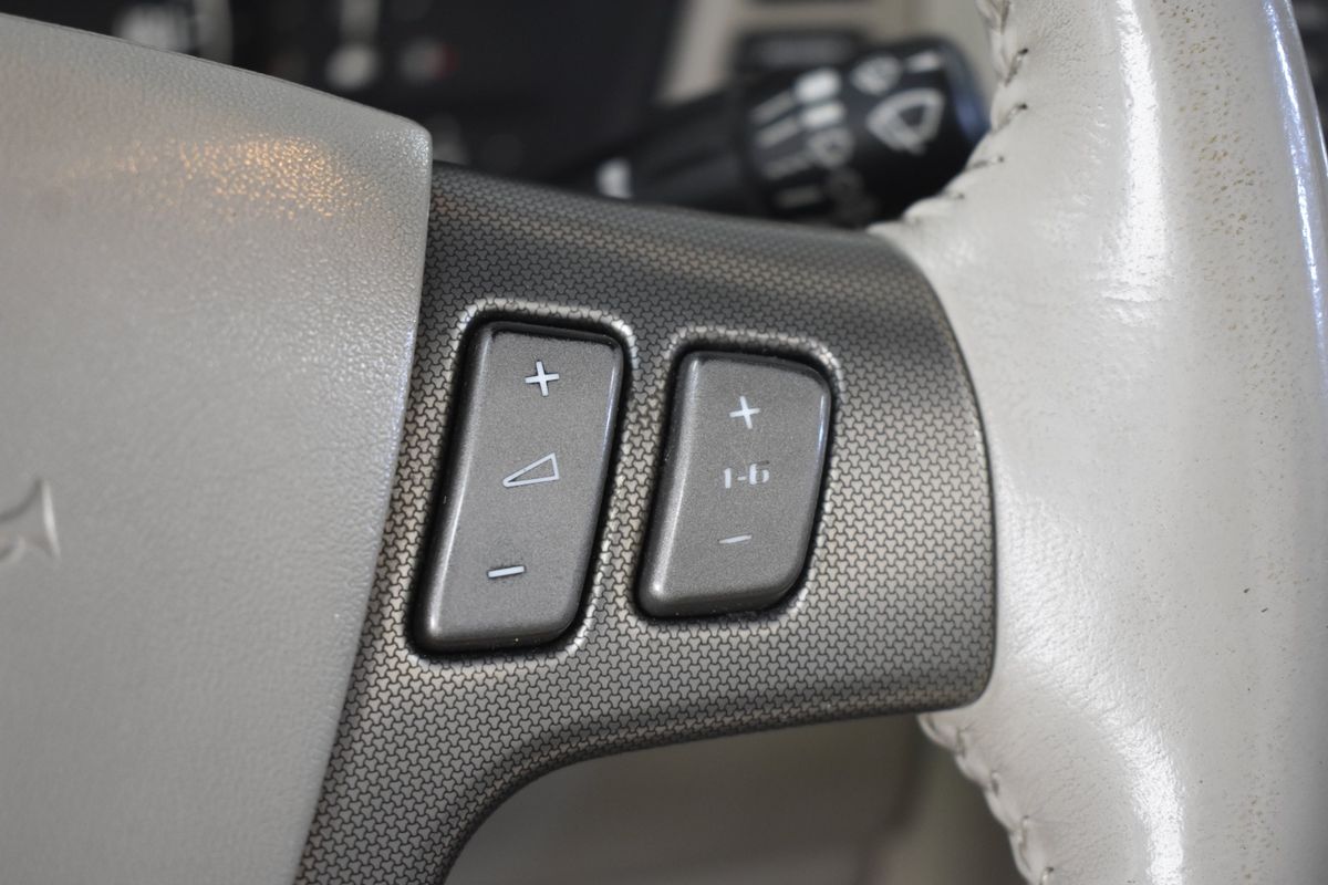 2005 Cadillac XLR Standard