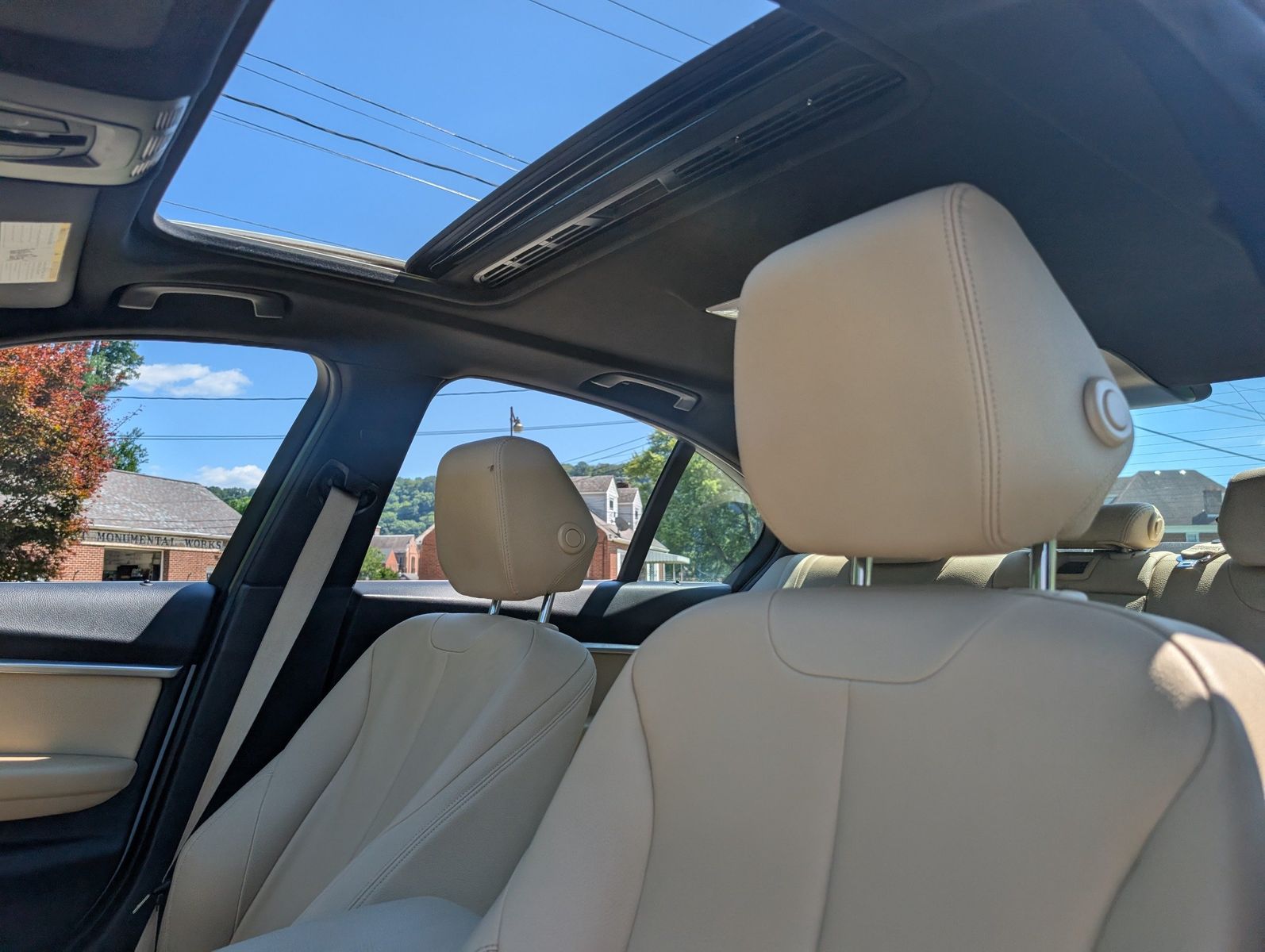 2017 BMW 330i 67