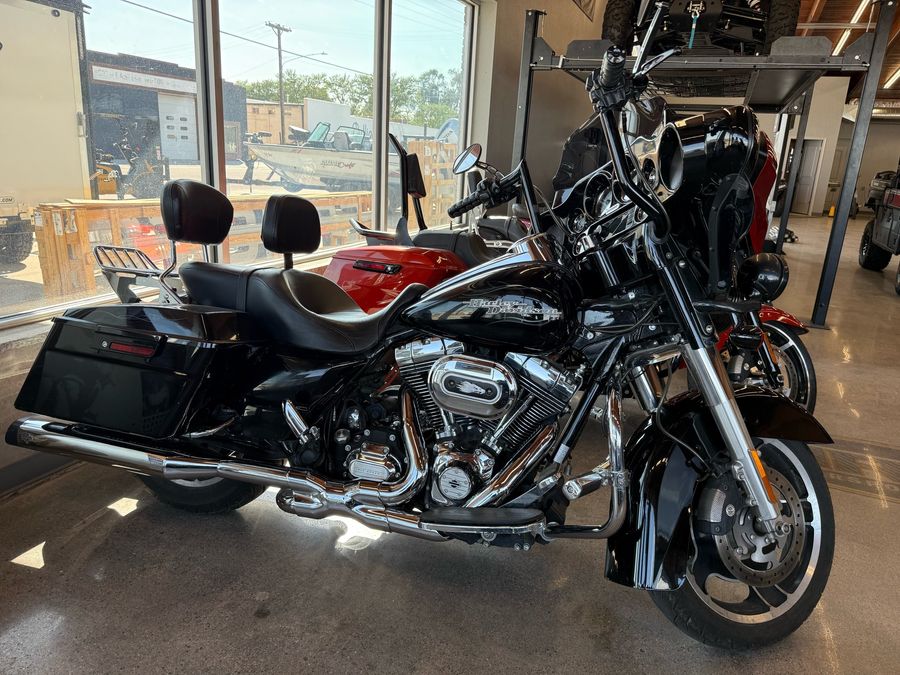 2011 Harley-Davidson Street Glide Base