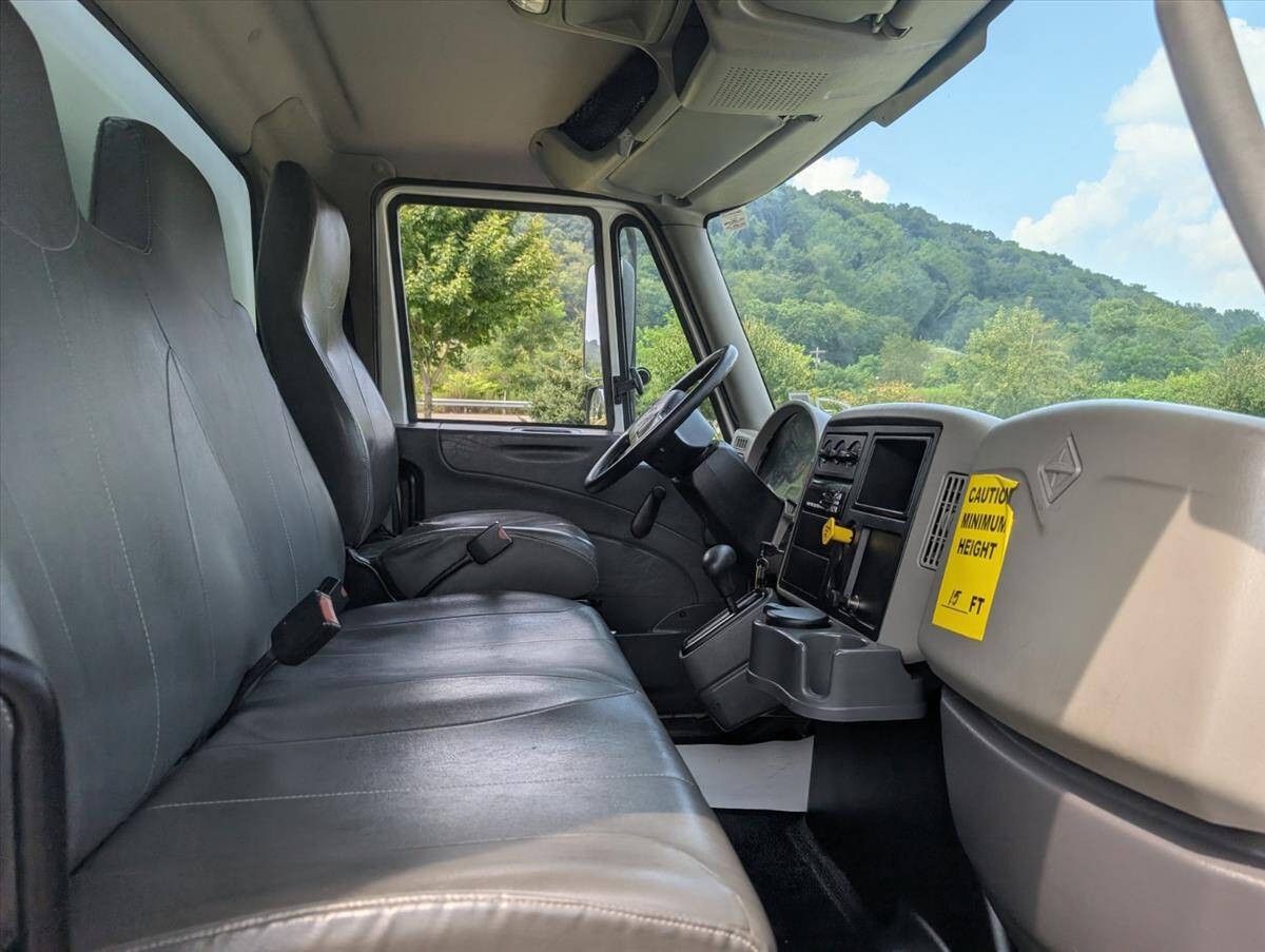 2018 International DuraStar 4300 28