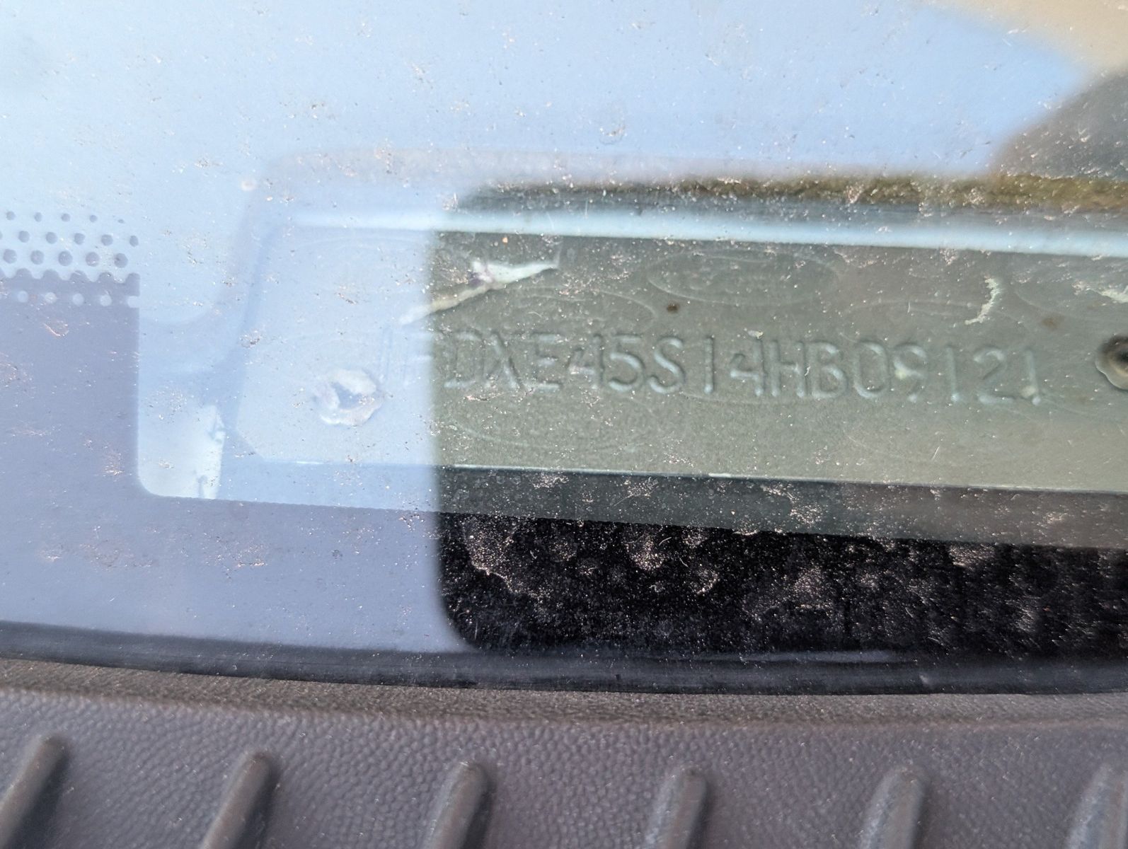 2004 Ford E-Series Chassis 19