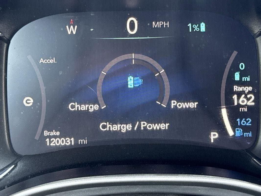 2023 Chrysler Pacifica Hybrid Touring L photo 19