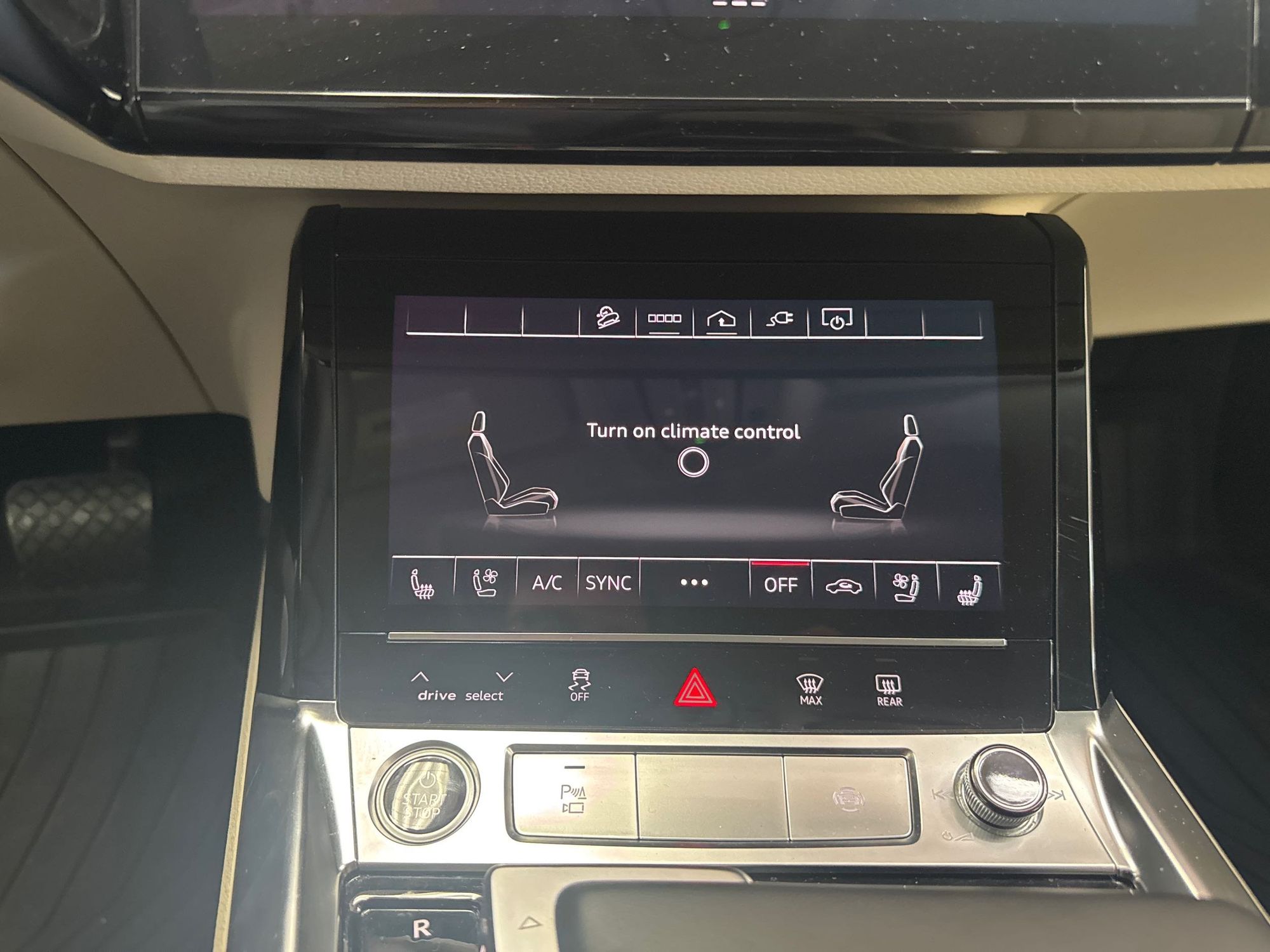 2022 Audi e-tron Premium Plus photo 16