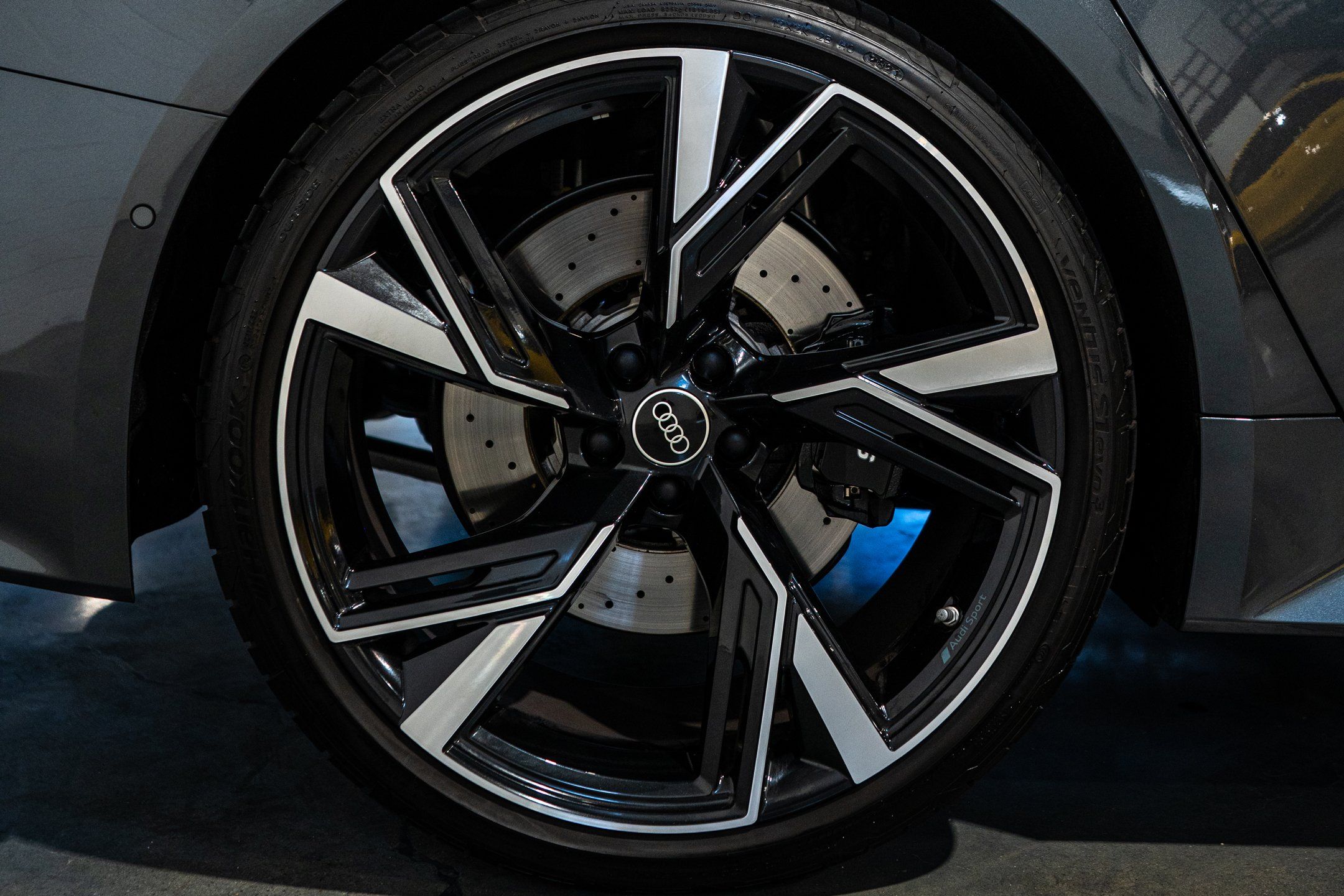 2022 Audi RS 6 Avant Base - Photo 12