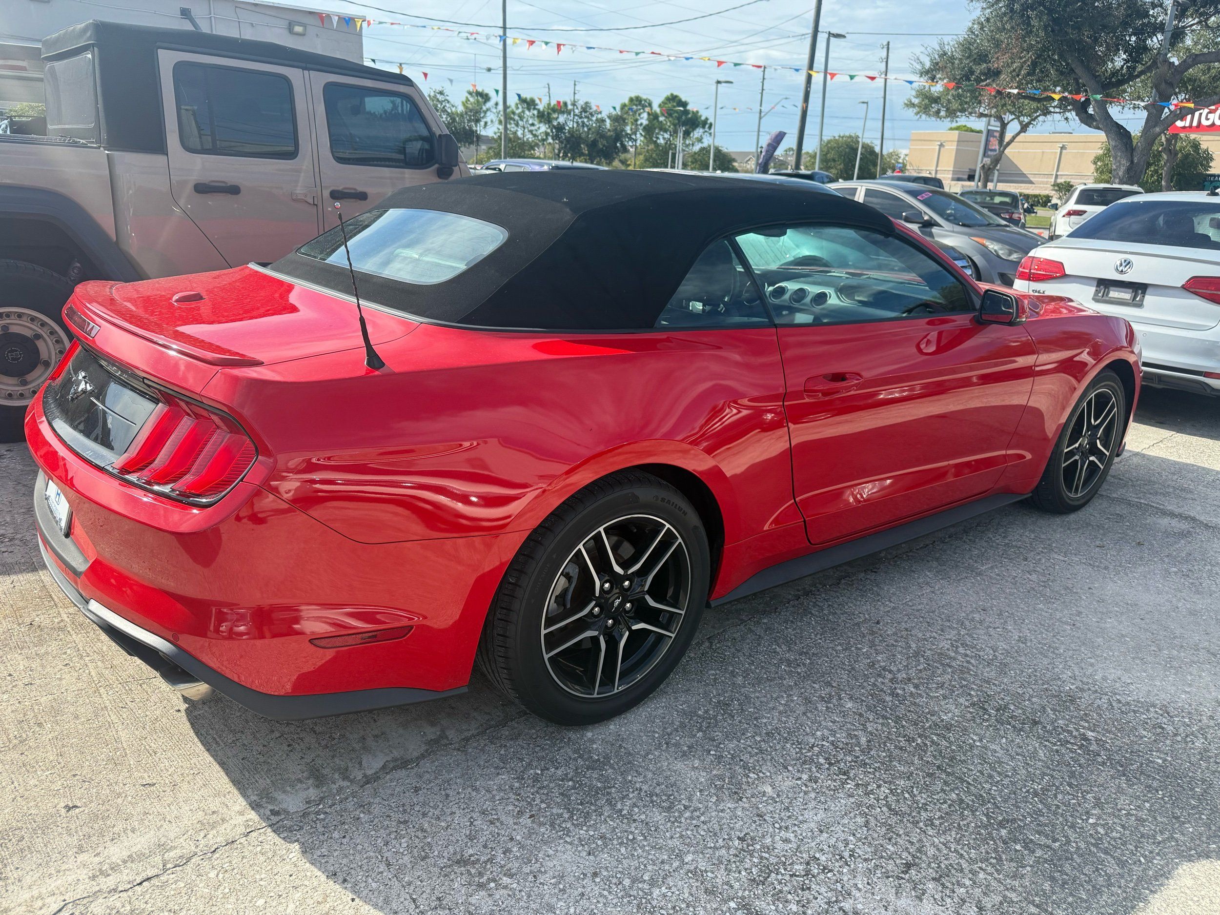 2018 Ford Mustang EcoBoost Premium photo 3